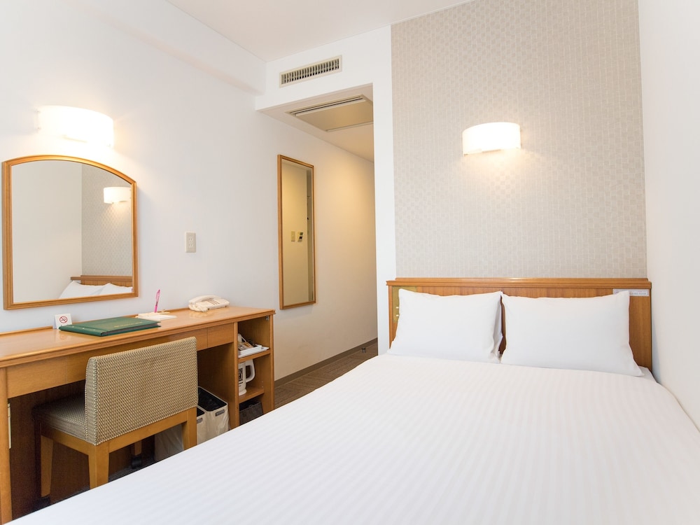 ROOM, SEMI DOUBLE BED