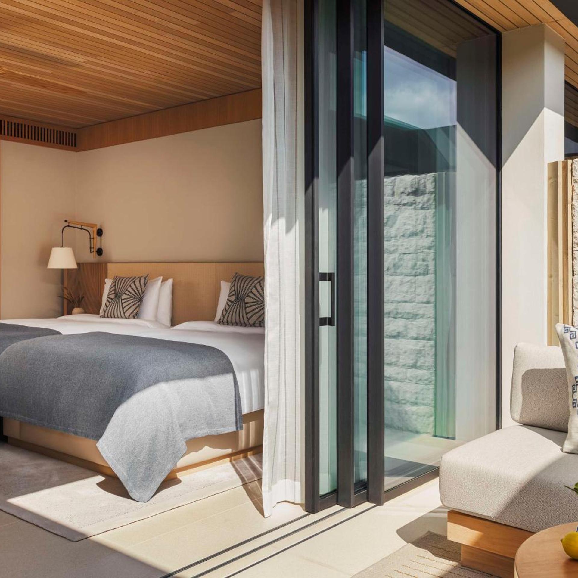3 Bedrooms, Suite, Beach Front, Private Pool