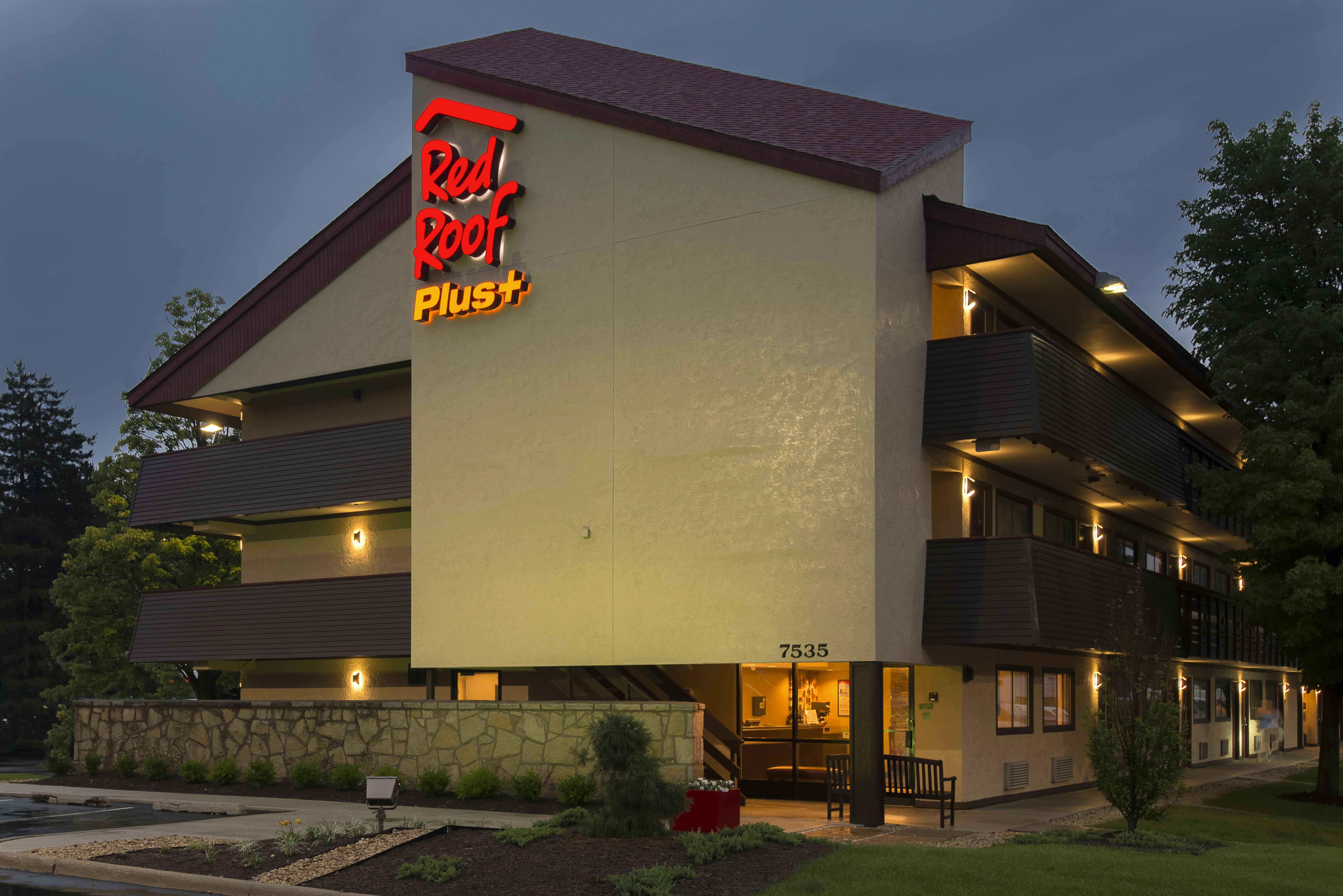 Red Roof Inn Plus Chicago - Willowbrook 2/36