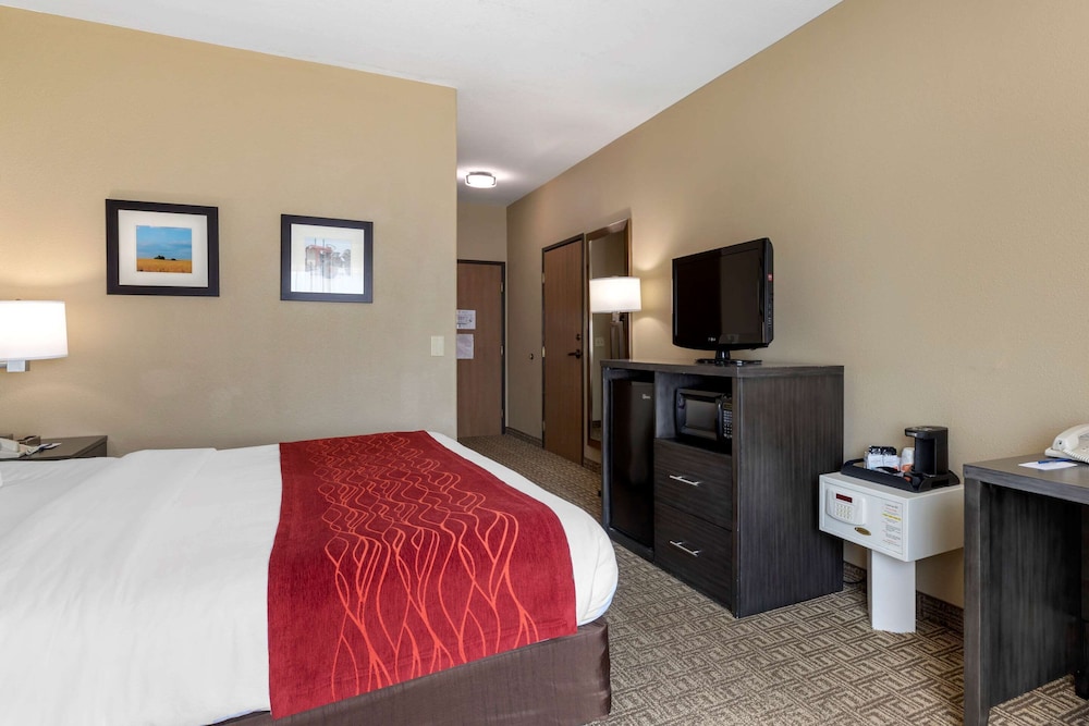 Comfort Inn & Suites Ponca City Near Marland Mansion 7/38