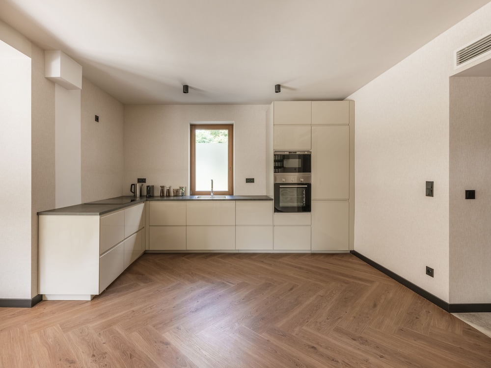 Tomaszowice Manor Estate 8/64