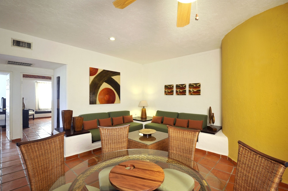 Las Palmas Condominios 19/36