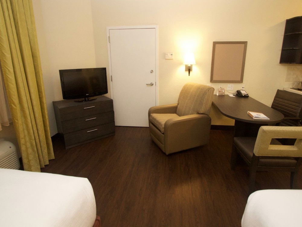 Candlewood Suites West Little Rock 44/62