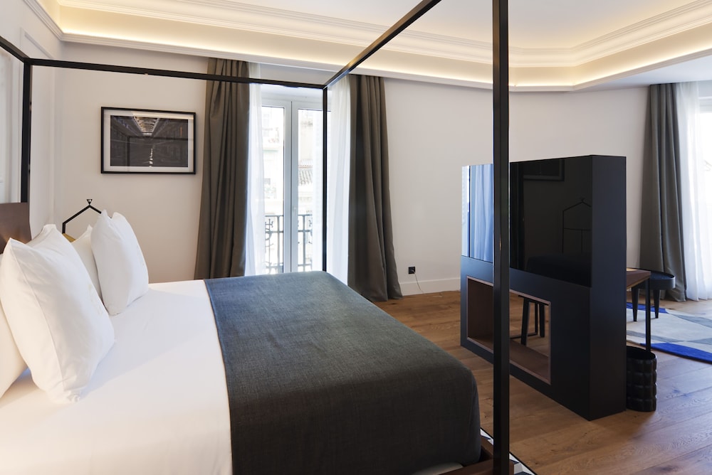 Hotel One Shot Reina Victoria 13/50