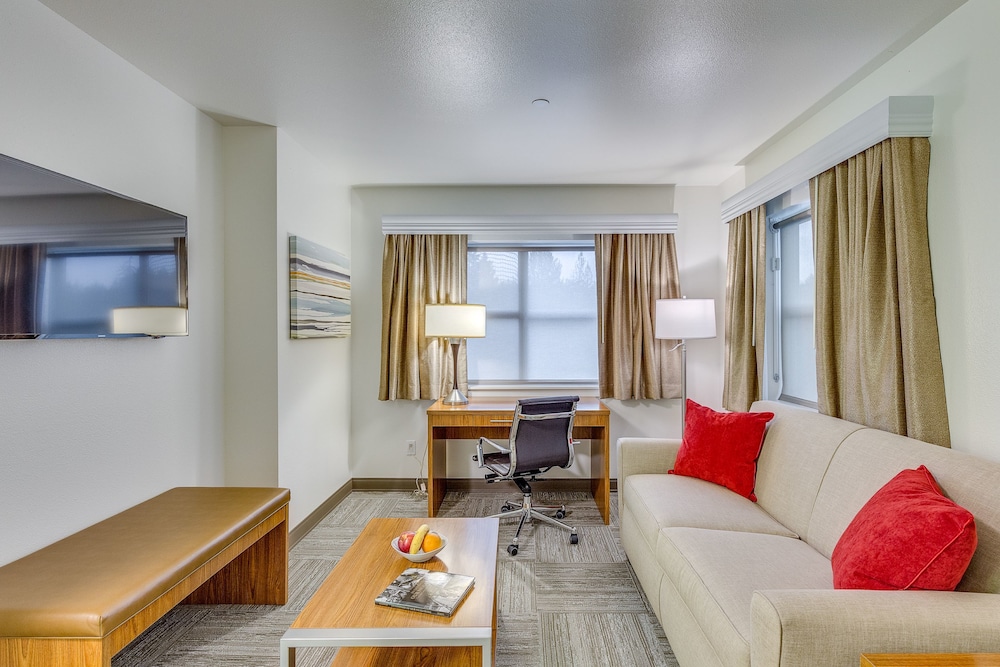 Marshall Suites Bainbridge Island, SureStay Collection by BW 21/34