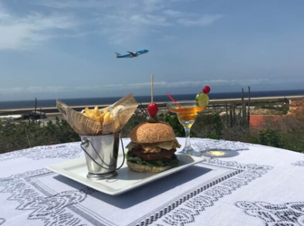 Curacao Airport Hotel 27/50