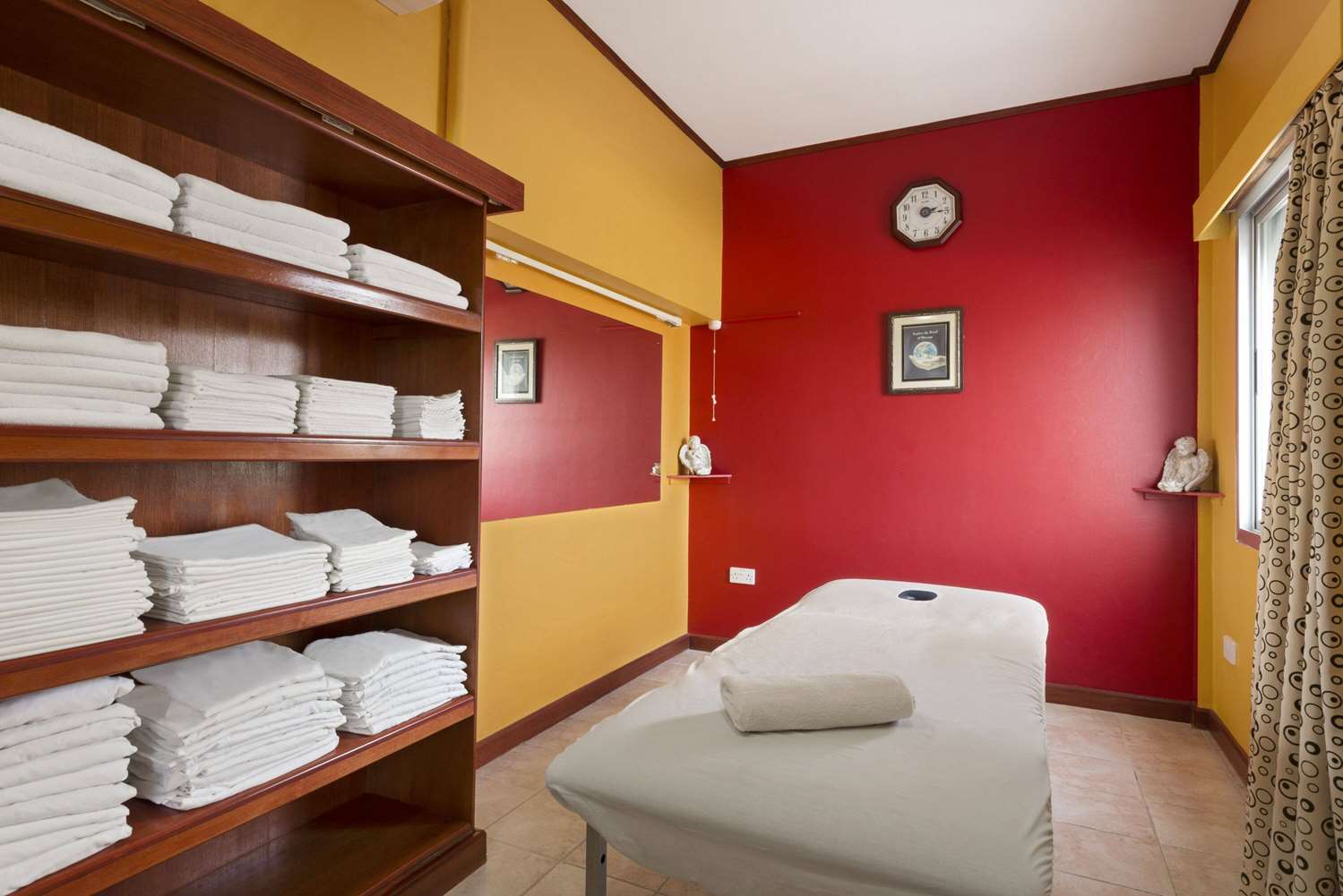 Ramada by Wyndham Bahrain 12/43
