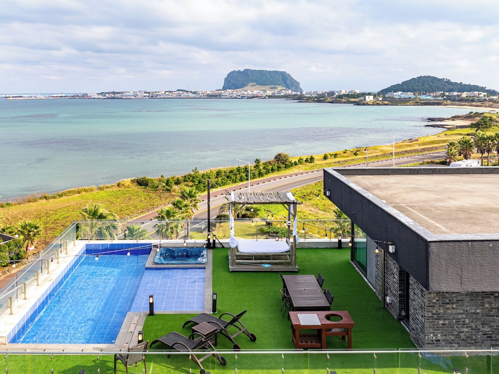 Hotel & Pool Villa Attirance 42/50