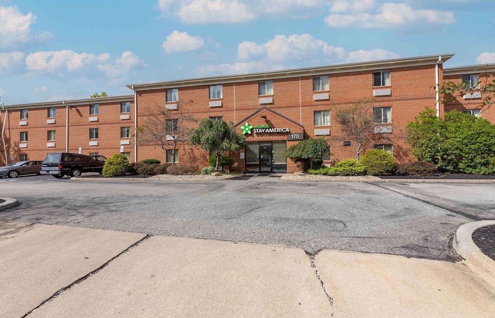Suburban Studios Copley Akron West 51/59