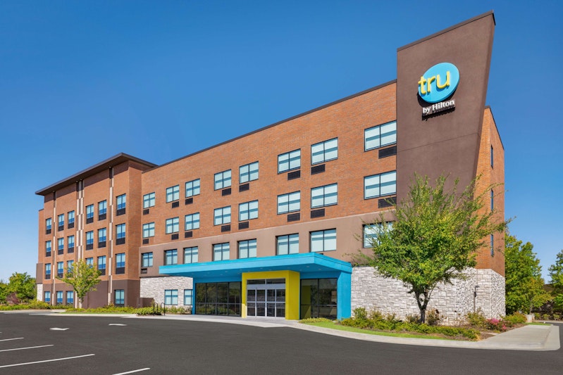 Tru By Hilton Lawrenceville Atlanta I 85 Sugarloaf Ga 3/28