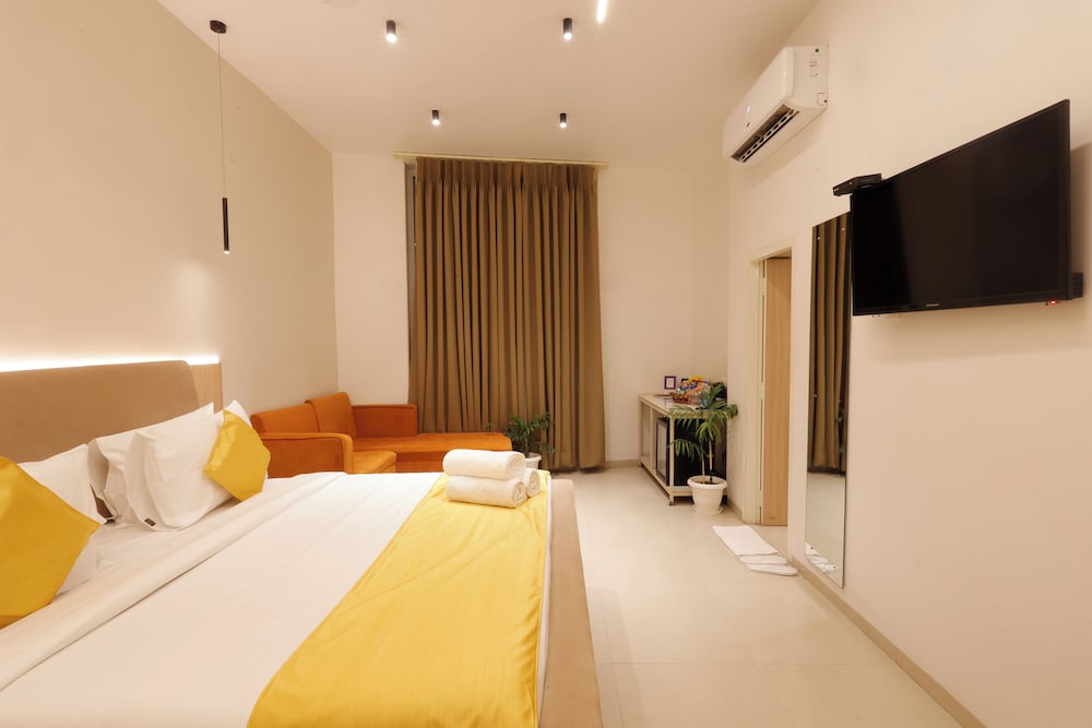 Hotel Varuna 7/46