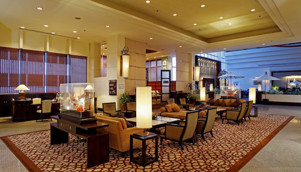 Centara Hotel Hat Yai 69/79