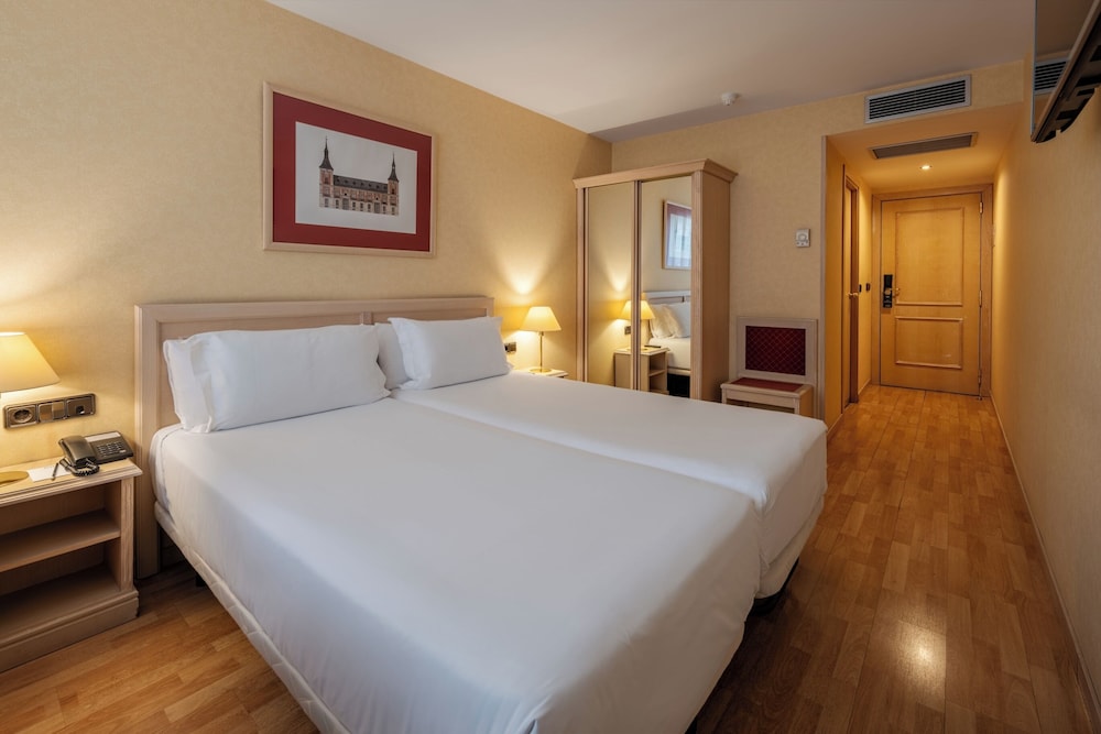 غرفة قياسية بسرير كوين، Luze Castellana Hotel 5/10