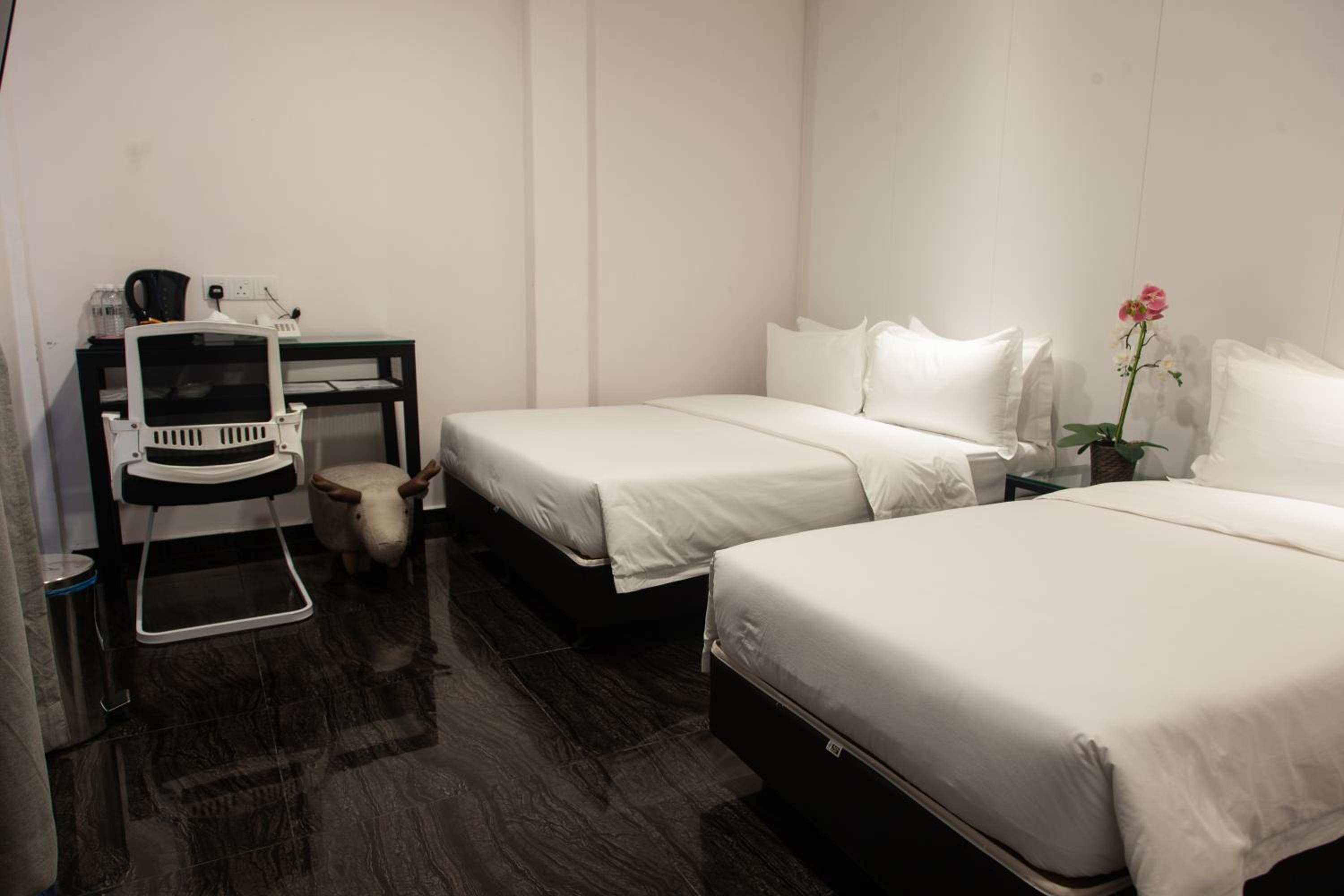 M Design Hotel Taman Pertama 25/50