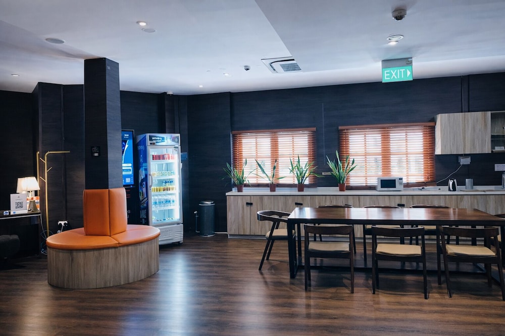 Arena Esports Hotel Bugis 49/50
