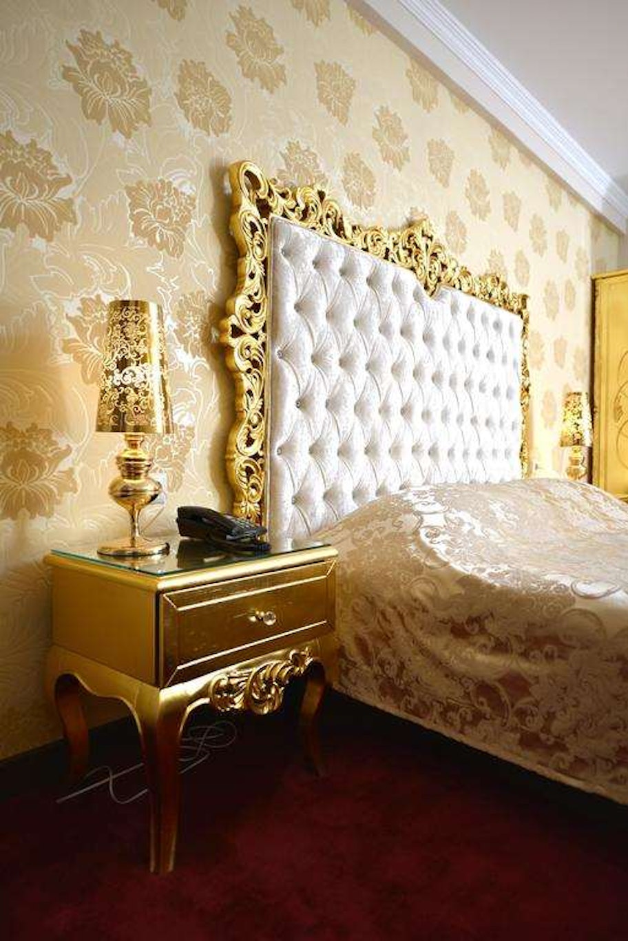 Gold Hotel 8/67