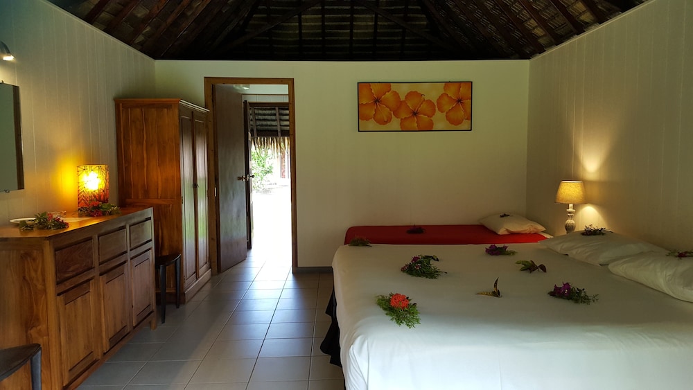 Bungalow, Queen Bed, No Air Condition, Garden Area, Hotel Hibiscus 3/8