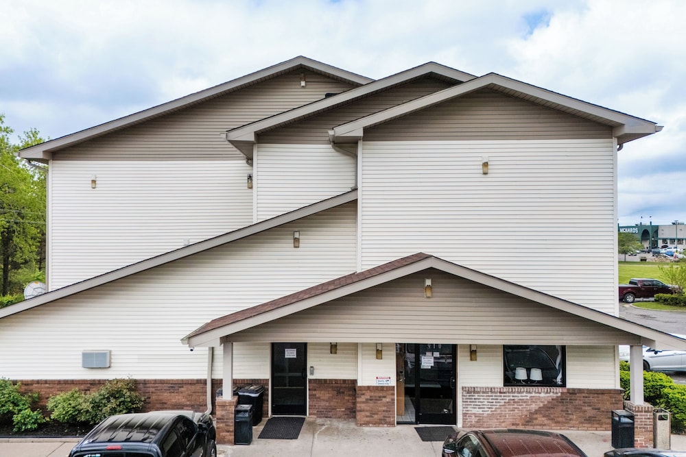 Super Inn by OYO Lansing MI 3/28