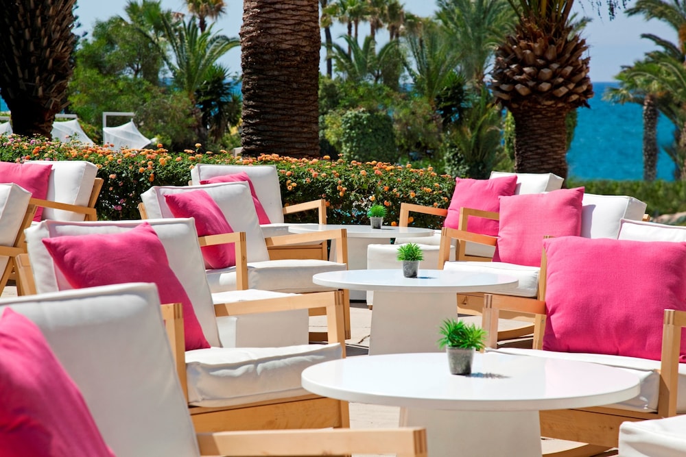 Sandy Beach Hotel & Spa 49/66