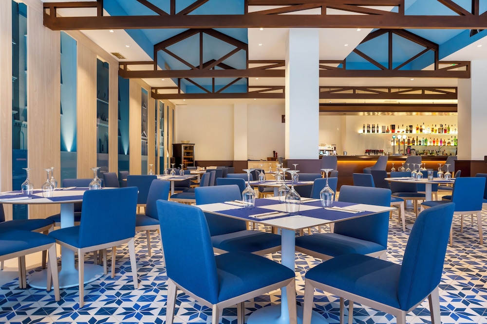 Los Amigos Beach Club 35/50