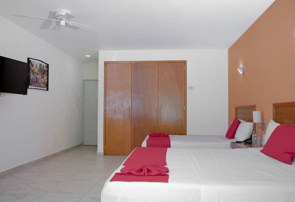 Hotel Js 8/43