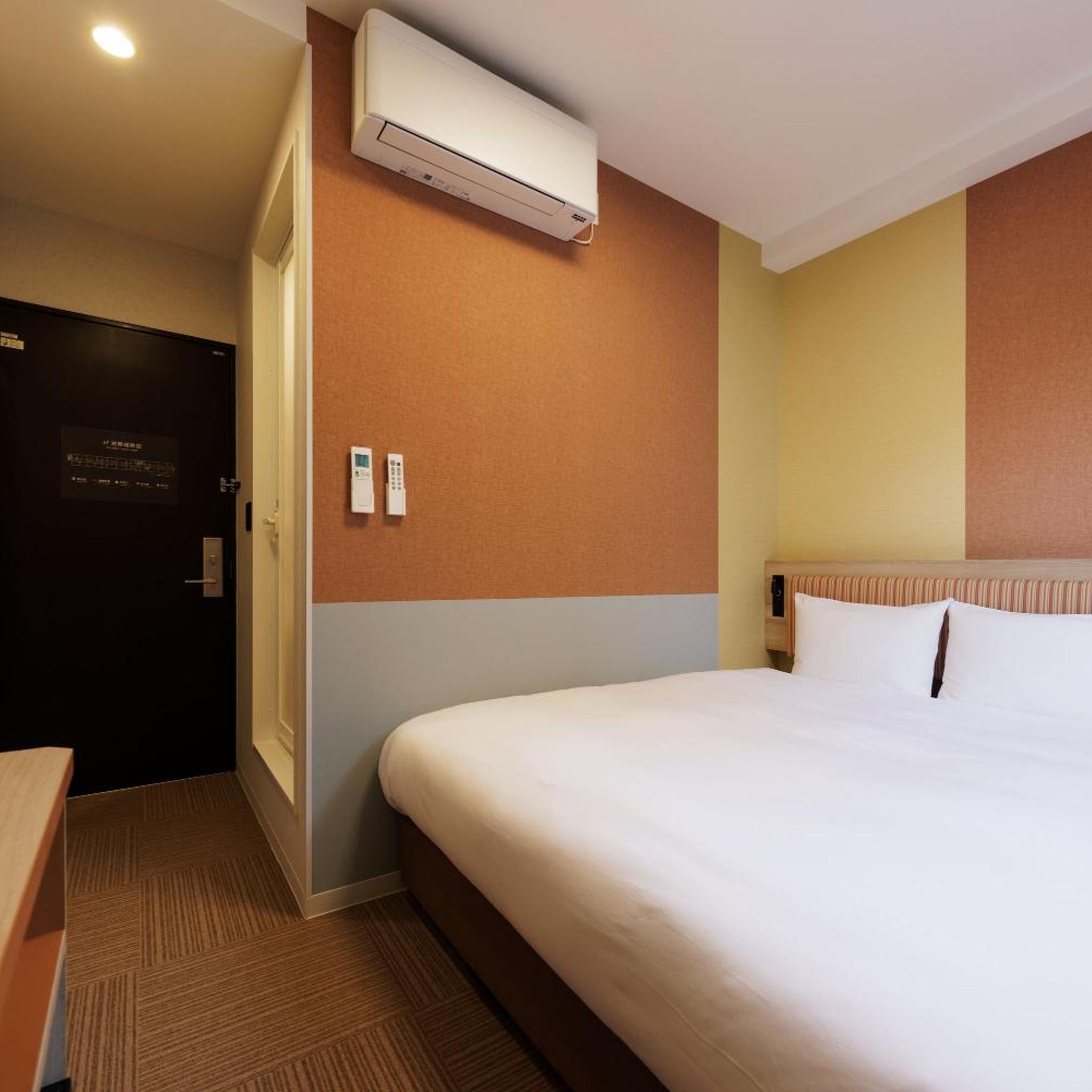 Renovated, Bay, Single, Semi Double Bed, Pool Building