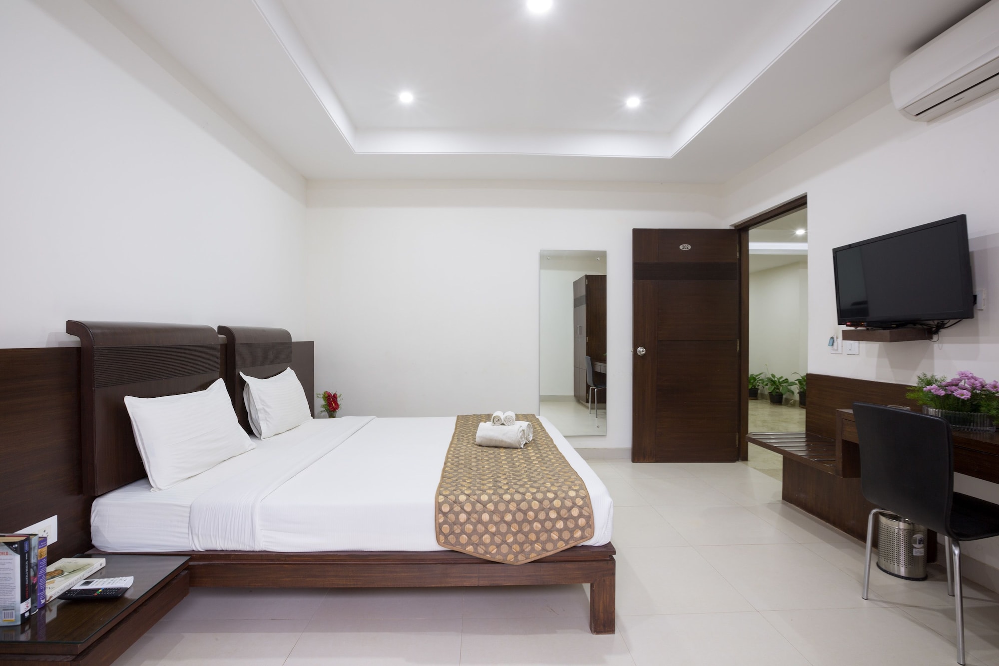 STANDARD, KING BED