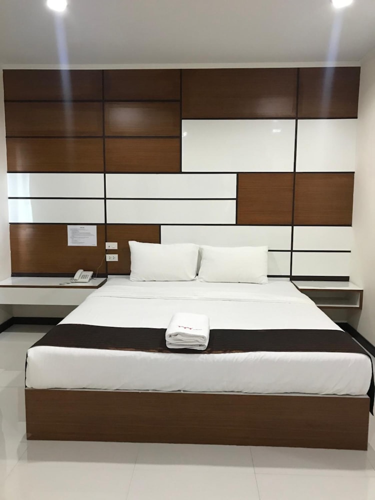 Ttt Hotel 24/48