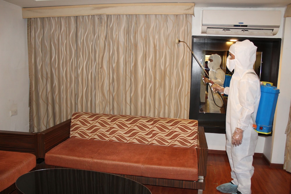Top3 Lords Resort Bhavnagar 6/40
