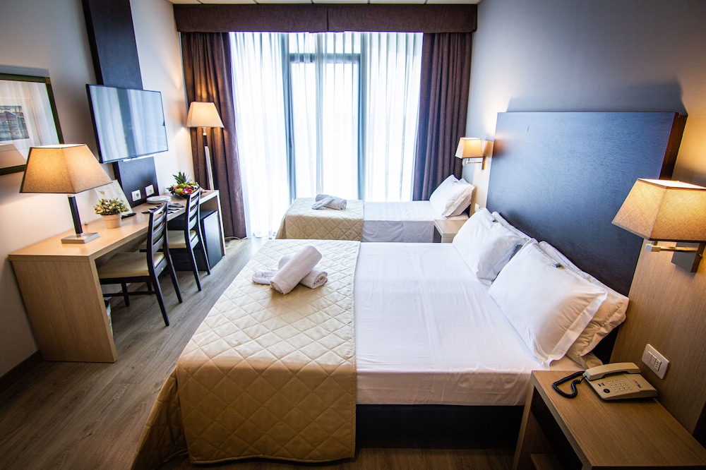Hotel Tuscany Inn 28/76