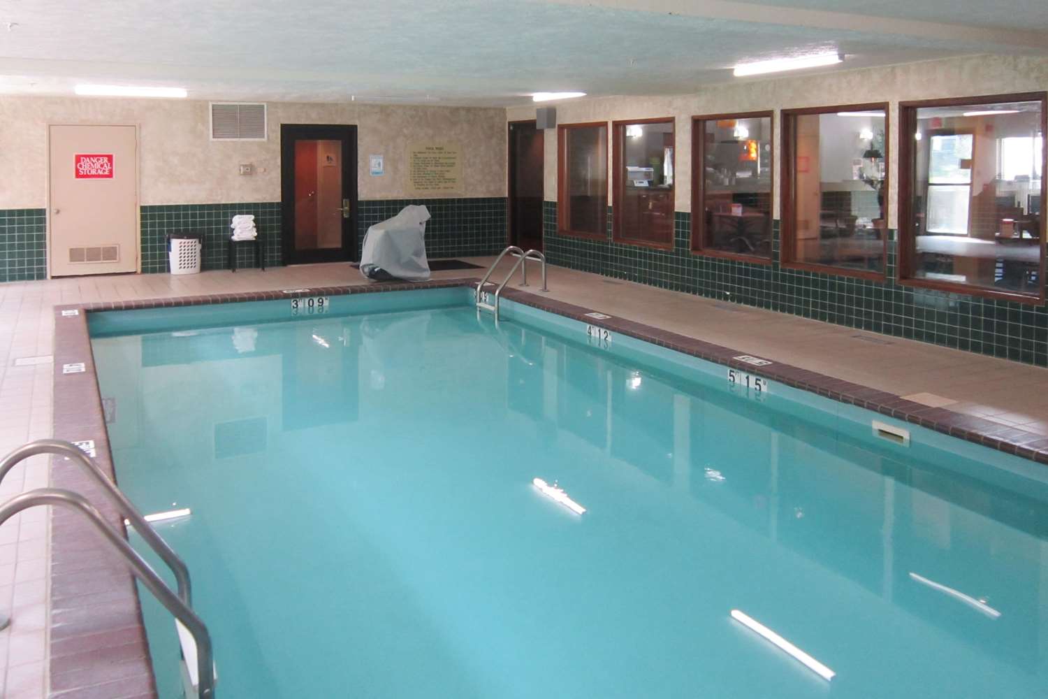 Quality Inn Nashville Bloomington 29/47