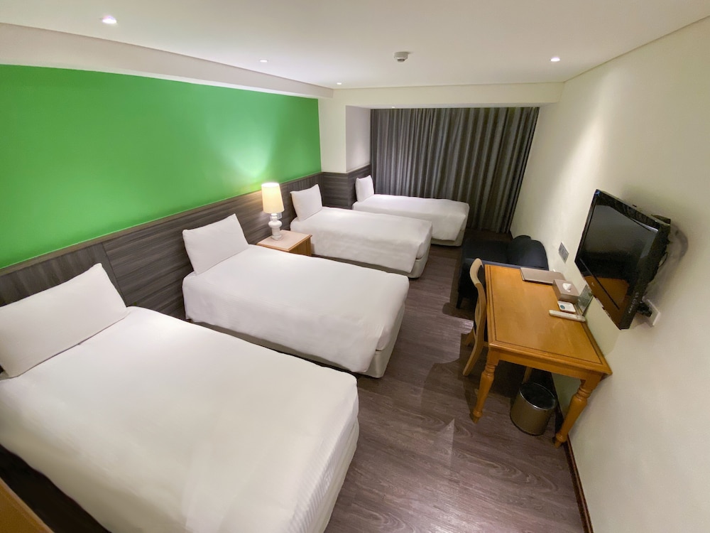 DELUXE, QUADRUPLE, 4 BEDS