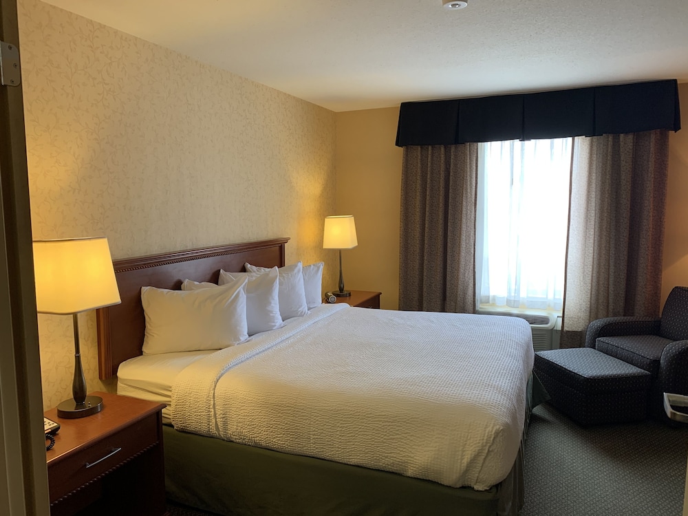 Merit Hotel And Suites 29/66