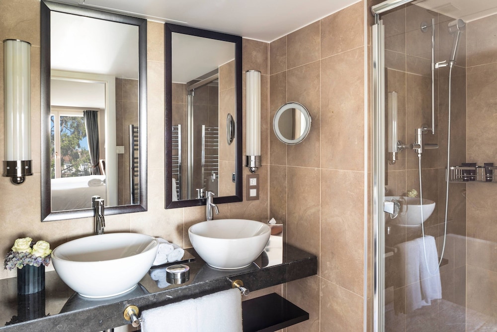 THE RITZ-CARLTON HOTEL DE LA PAIX GENEVA 7/45