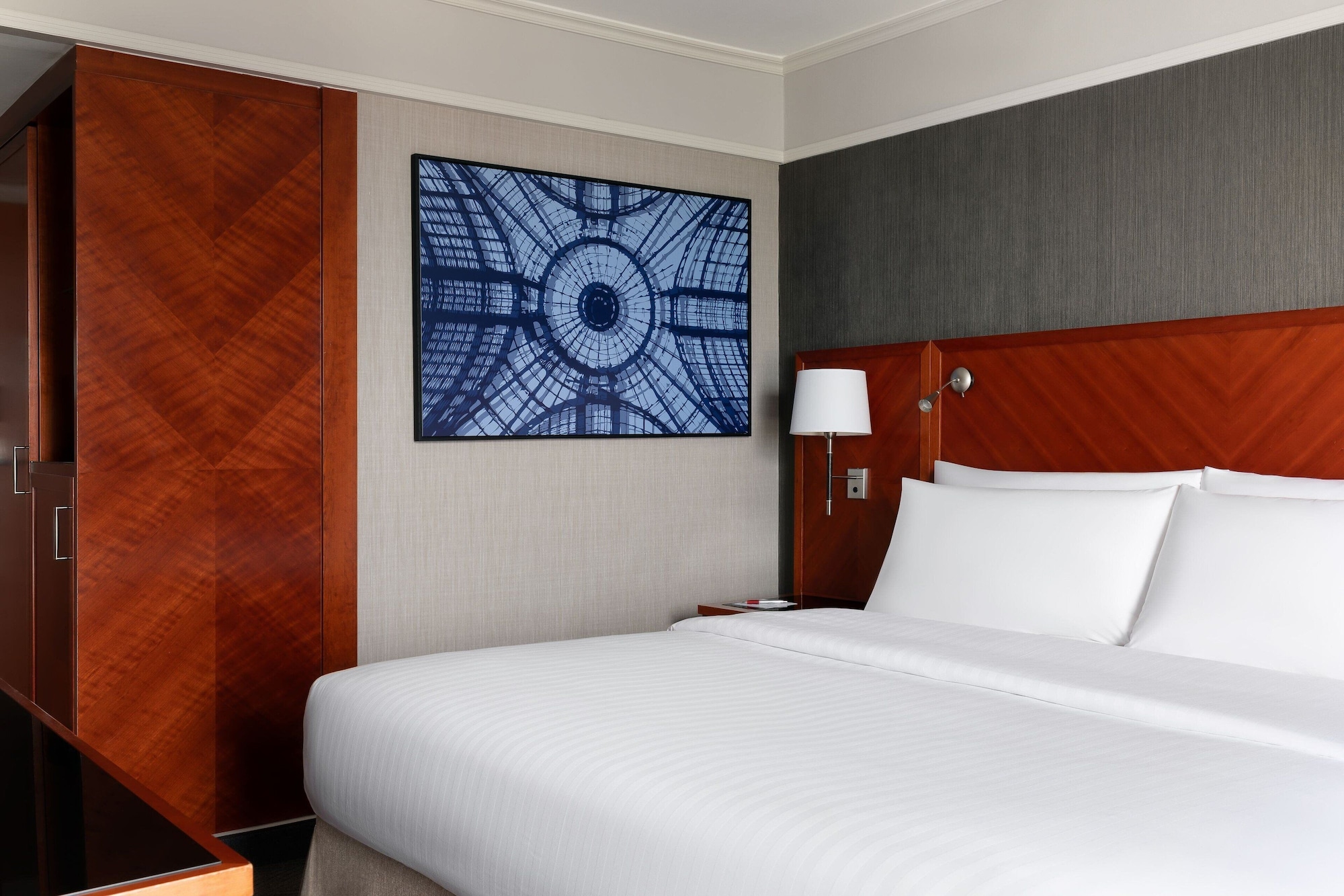 DELUXE, KING BED, WITH VIEW