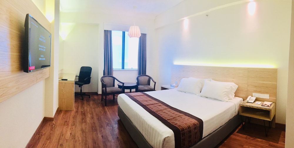 CRYSTAL CROWN HOTEL 11/62
