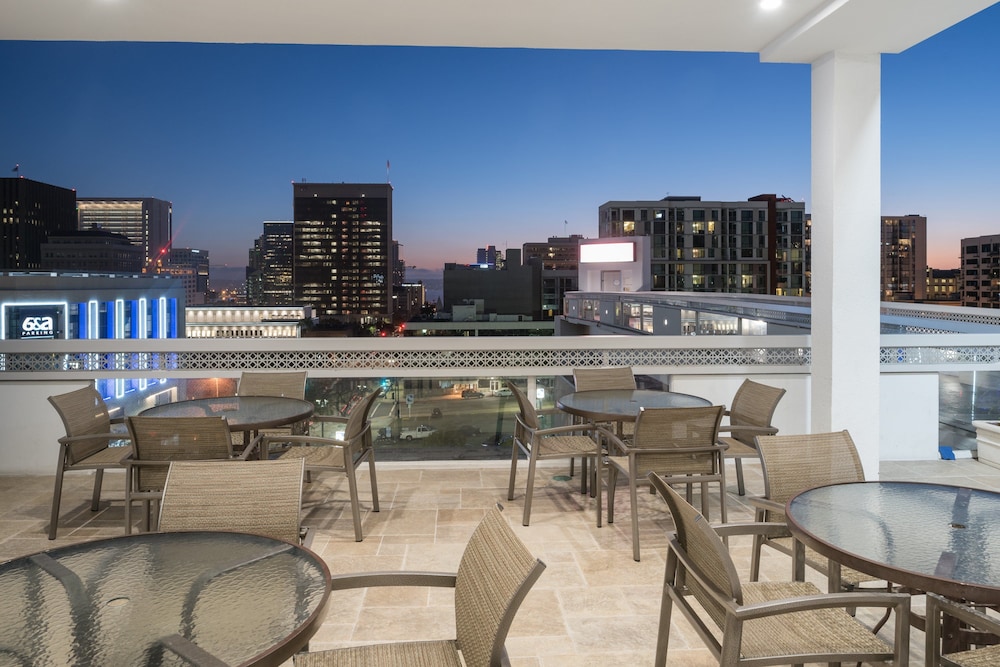 Holiday Inn Express San Diego Downtown 43/56