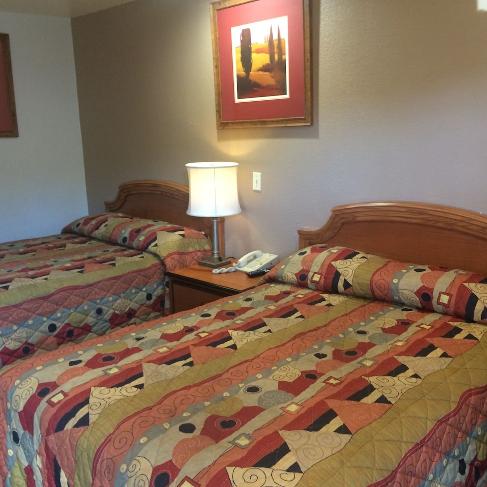 Standard, 2 Double Beds
