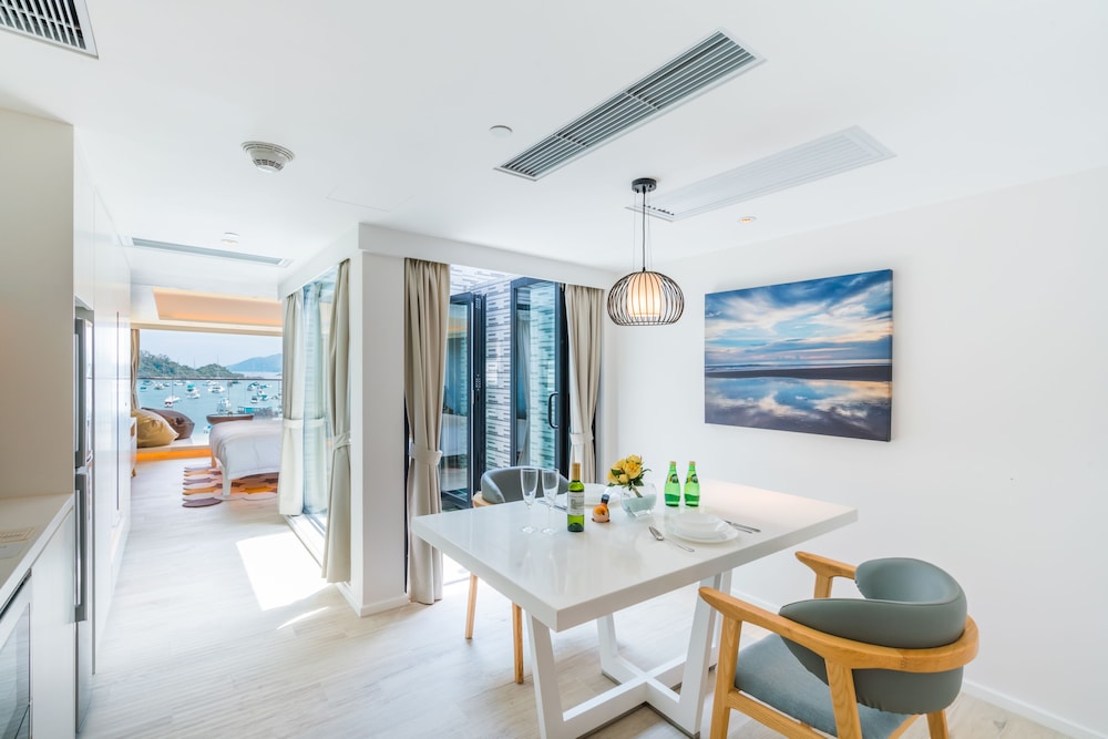 The Pier Hotel 46/69