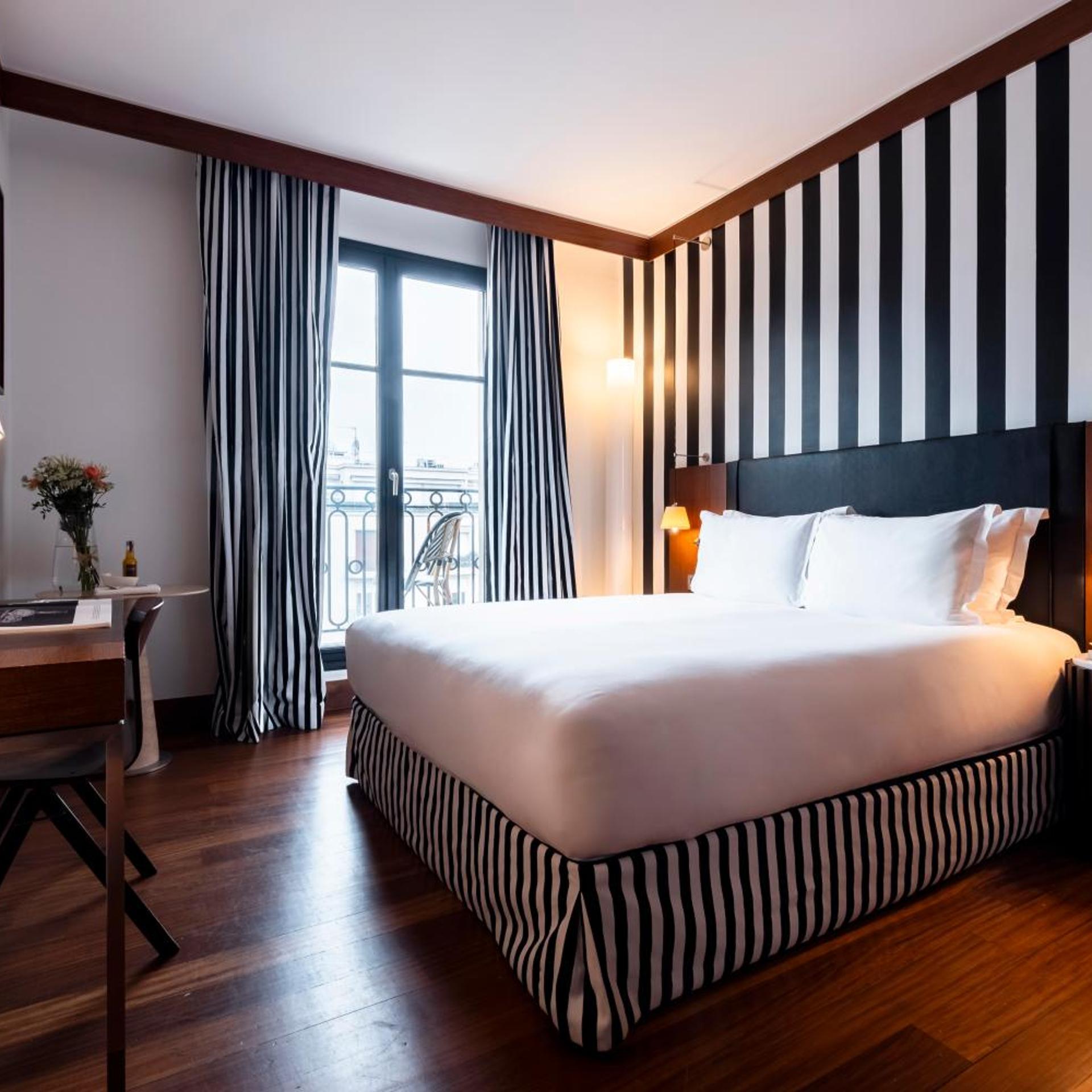 Prestige, King Bed, Arc De Triomphe View, Balcony