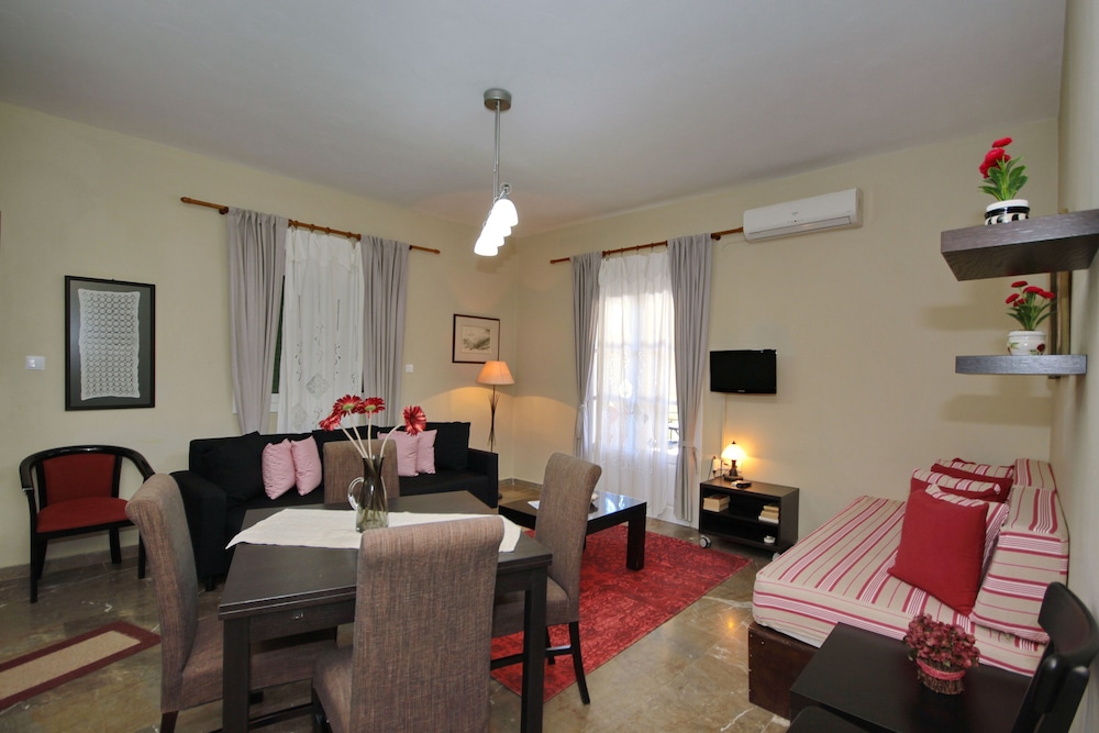 Aloe Luxury Apartments And Suites 28/50