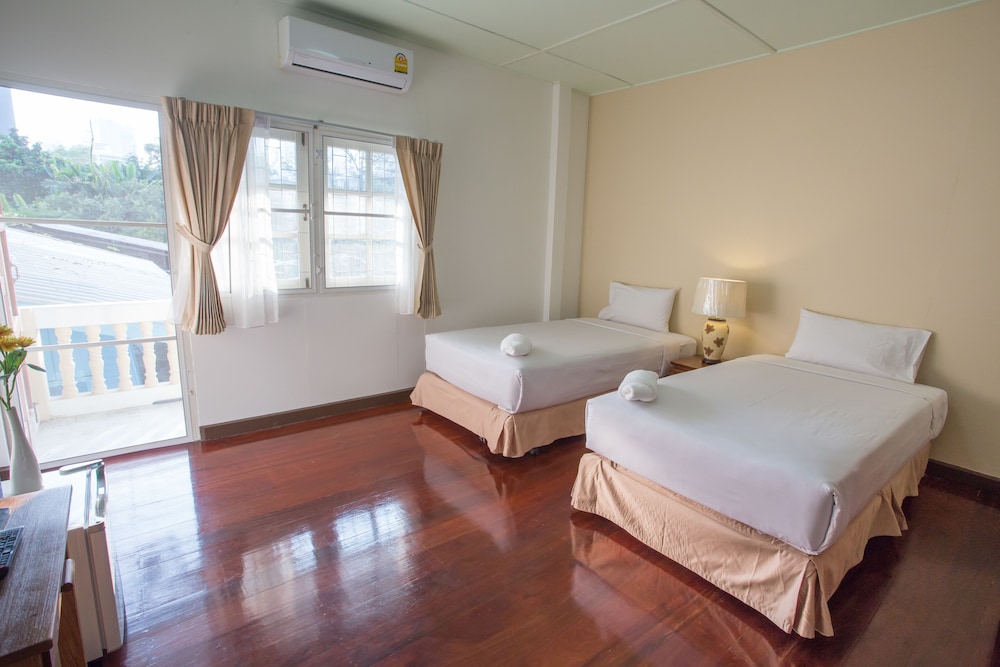 Hotel Bangkokian 25/50