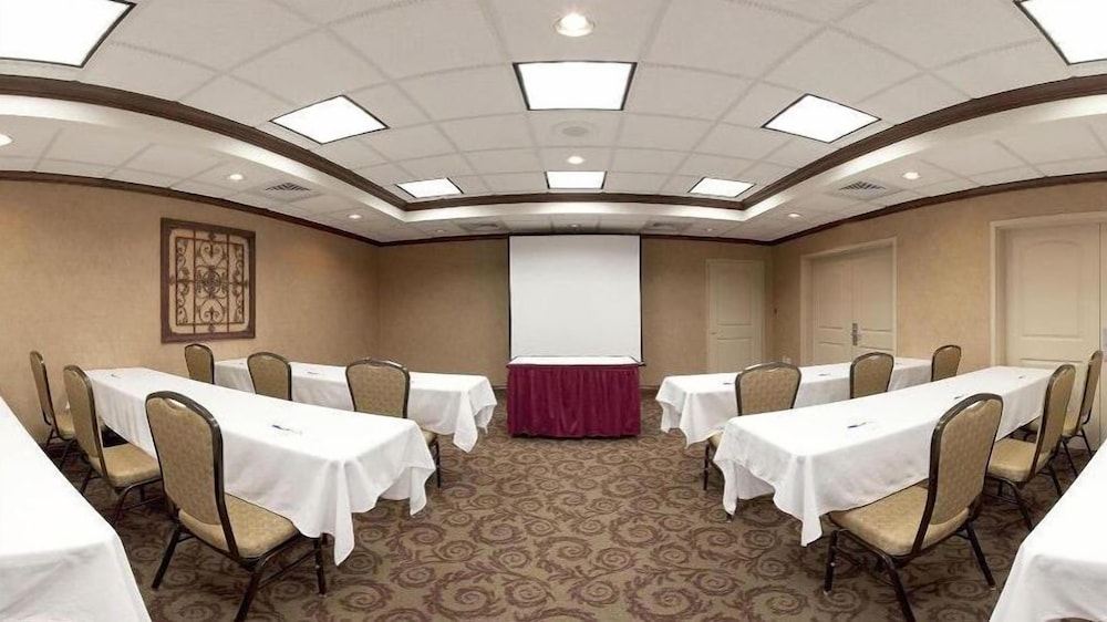 Holiday Inn Express Hotel Suites Cape Girardeau I 55 52/60