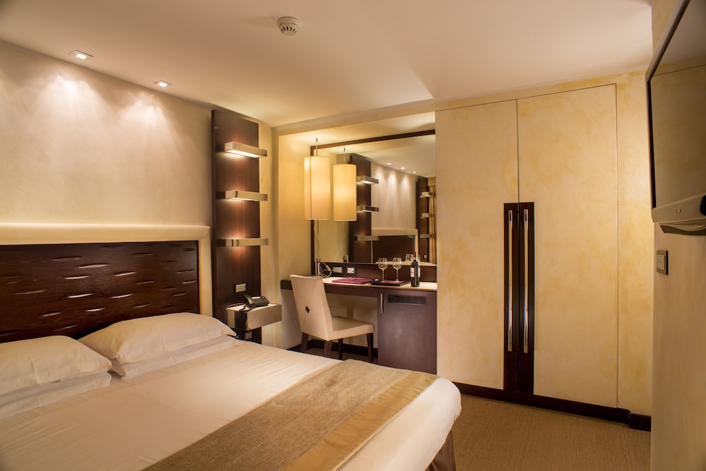 Les Fleurs Luxury House 10/44