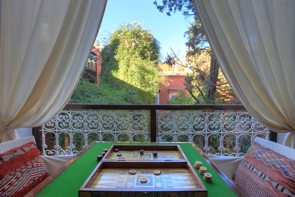 Riad Kaiss By Anika 66/70