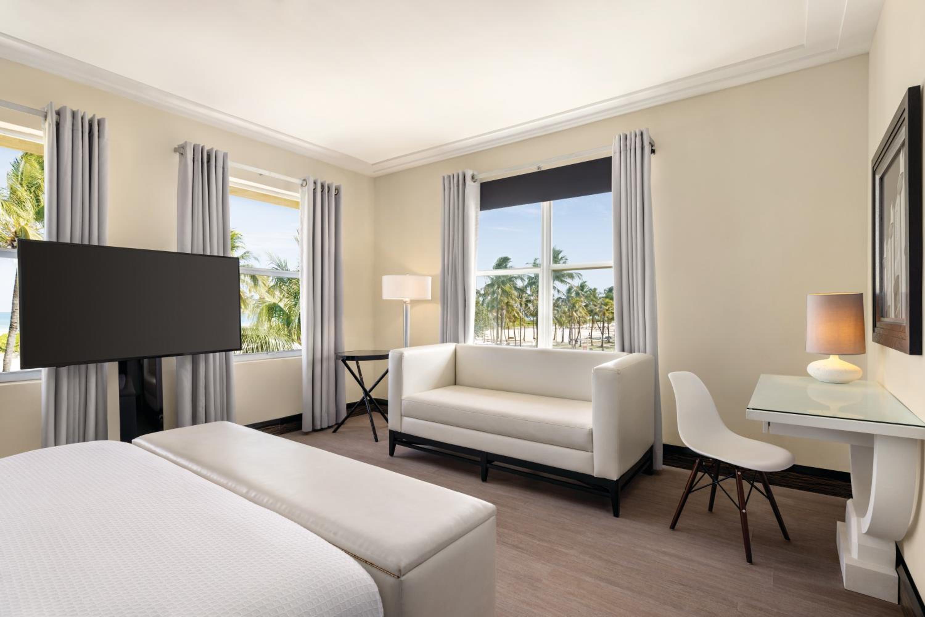 Waldorf, Tower, Suite