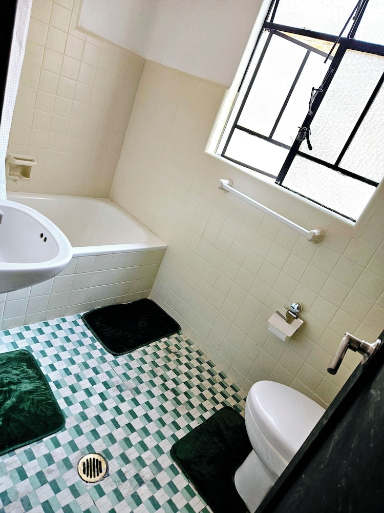 Hotel Singular Antara 49/50