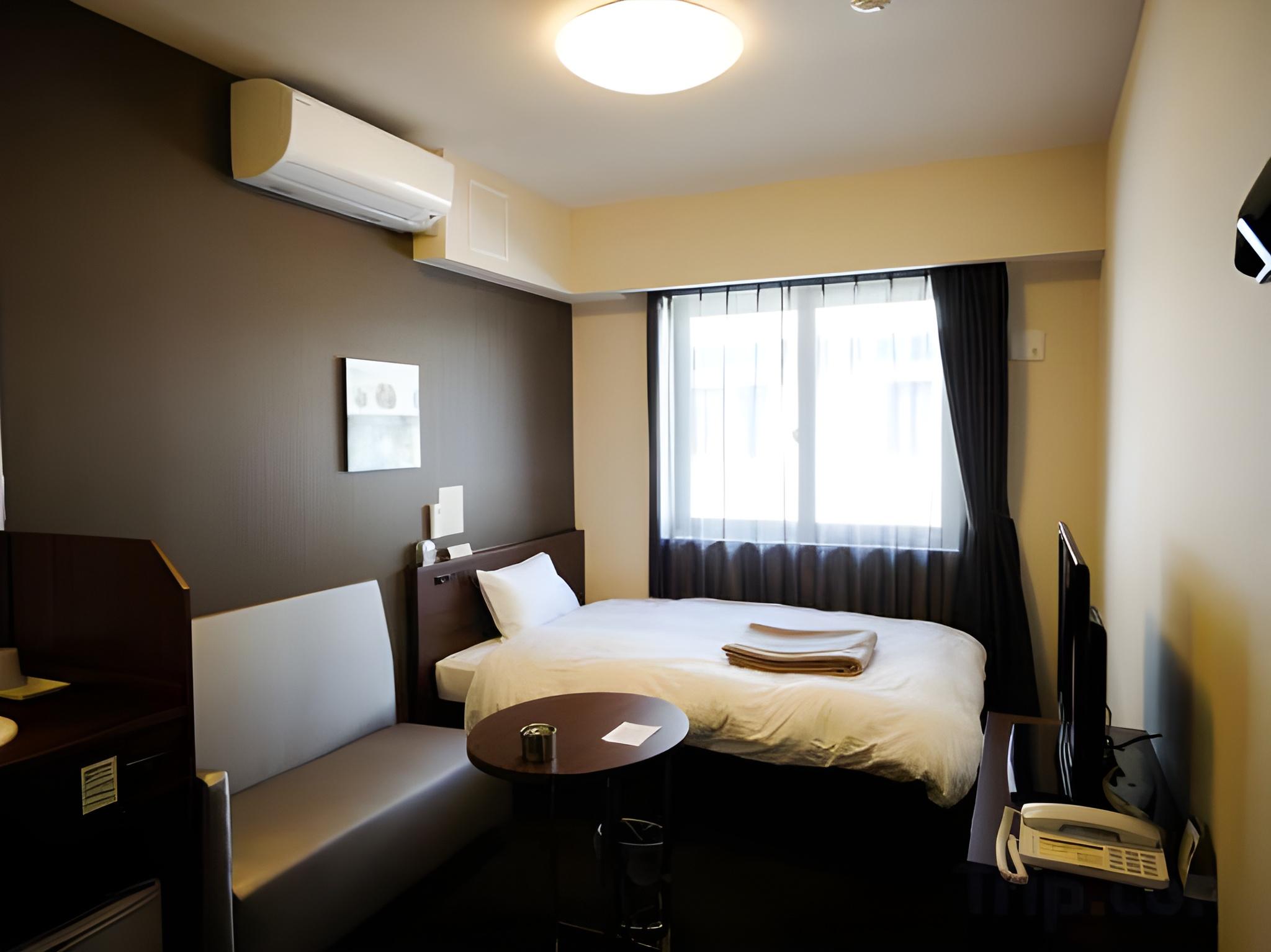 Room, Single, No Bathroom, Smoking