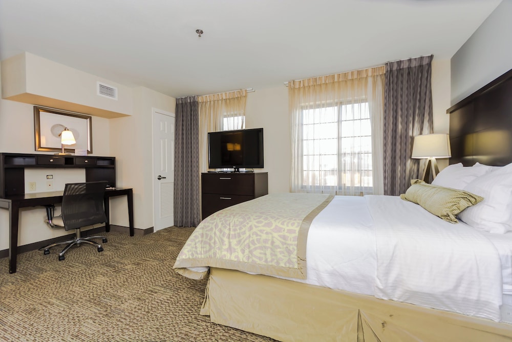 1 Bedroom, Suite, Queen Bed, Kitchen, Accessible
