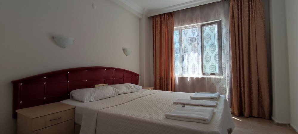 Basil's Apart Hotel 19/51